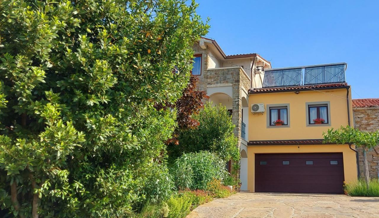 Bitini Farm Apartment Gračišče Esterno foto